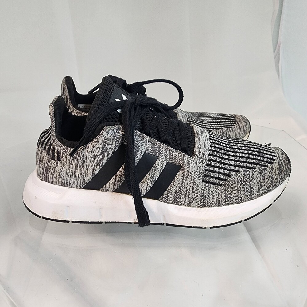 Adidas Swift Run EE7022 Men 6 Knit Fabric Gray Running Shoes/Sneakers Used